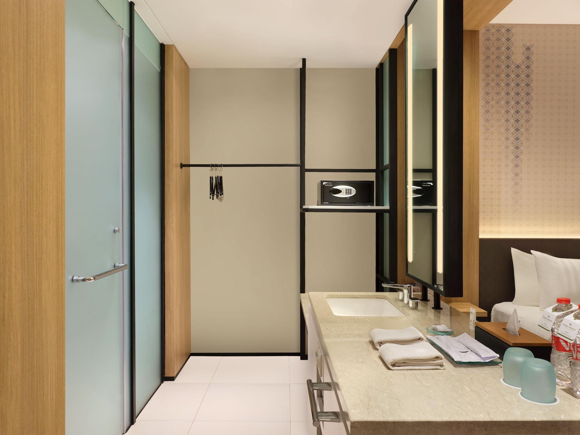 Hotel Santika Premiere Bandara Palembang Palimbão Exterior foto
