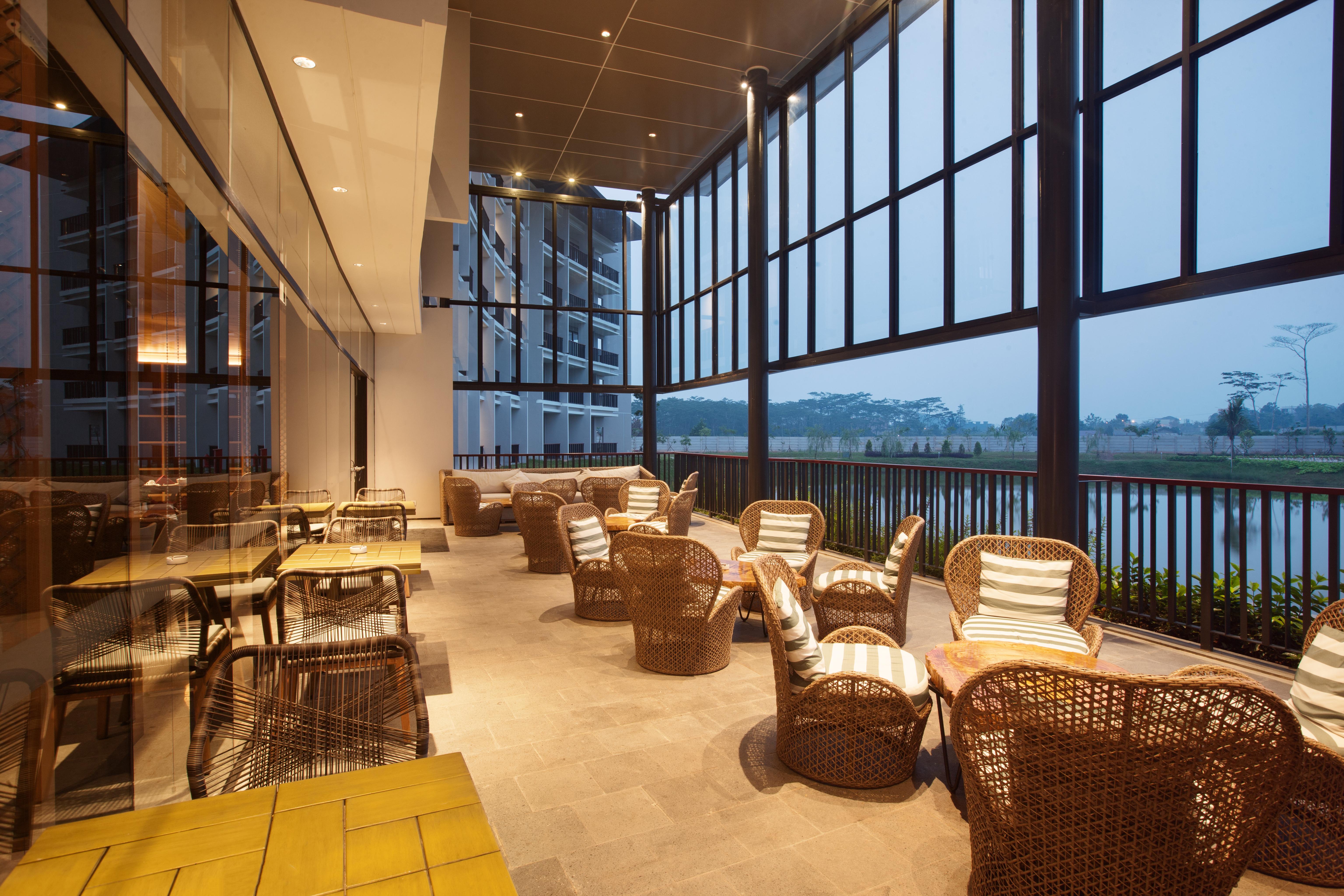 Hotel Santika Premiere Bandara Palembang Palimbão Exterior foto